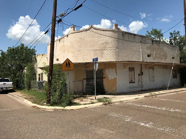 1st image of 400 N Republic St