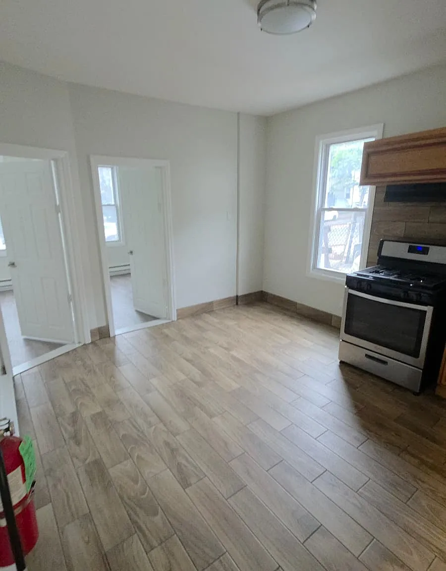 2 bed, $1,800 — Photo 2