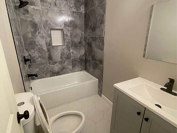 5th image of 4429 Eastern Ave