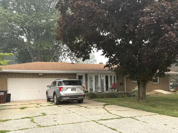 5043 Brentwood Dr, Monroe, MI 48161