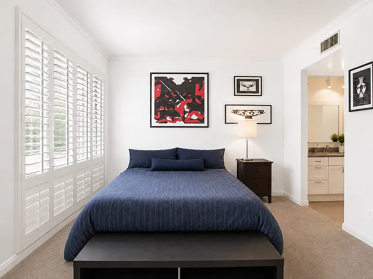 1098 Everett Pl — Photo 9