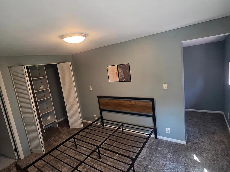 422 4th Ave — Photo 8