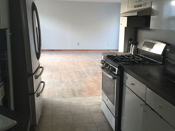 3rd image of 6215 Strickland Ave