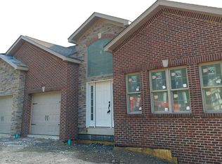 2720 Clay Pike Rd, North Huntingdon, PA 15642