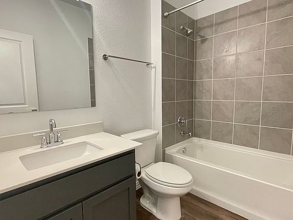 5th image of 2508 Lovegrass Ln