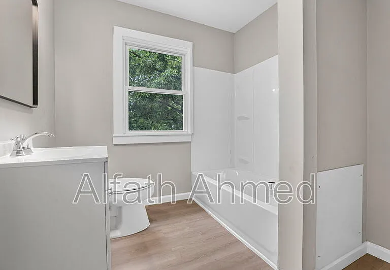1770 Kent St — Photo 7