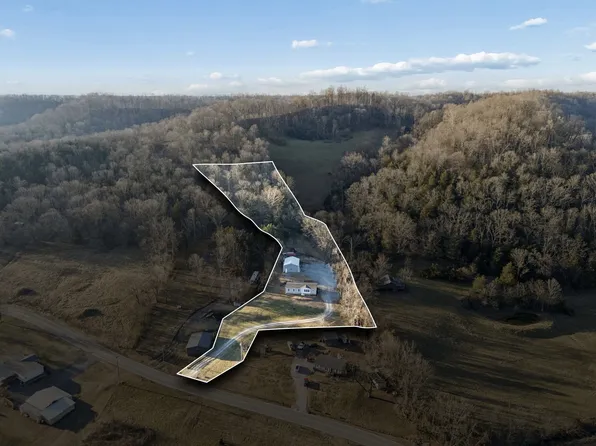 2666 New Harmony Rd, Hartsville, TN 37074