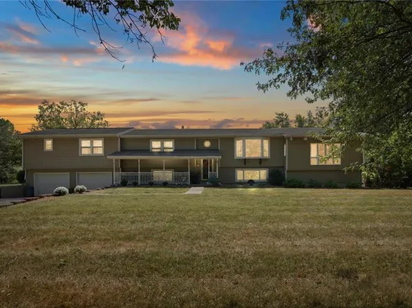 114 Valley St, Lathrop, MO 64465