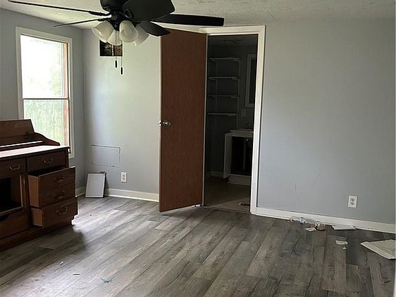 4th image of 606 N Stanford St