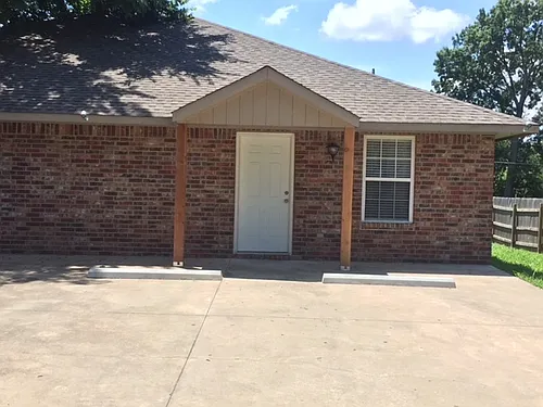 415 Goingsnake St Photo 1