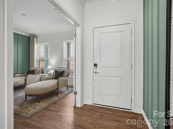 4th image of 1610 Riverbend Ave