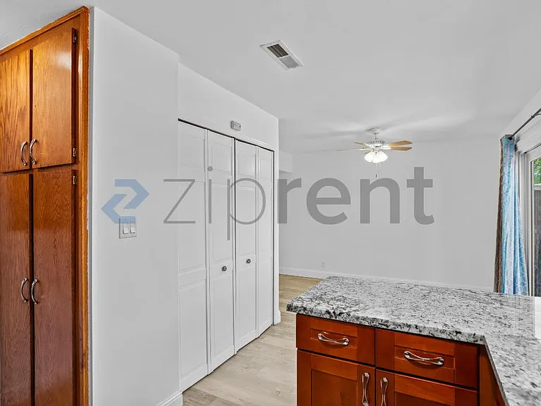 4880 Saginaw Cir — Photo 14