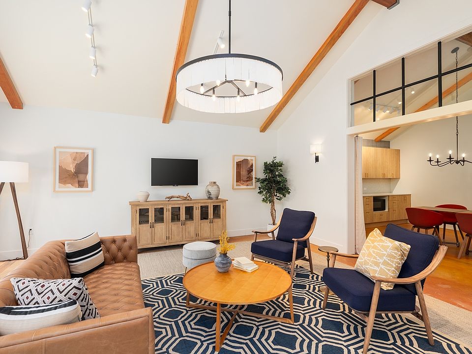 Newly Renovated Clubhouse | Apartments in Livermore, CA | The Arbors Apartments