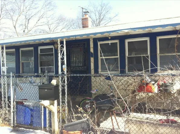 17 Smith St, West Hempstead, NY 11552