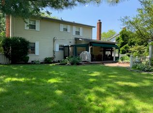 6595 Wedgewood Dr, North Olmsted, OH 44070