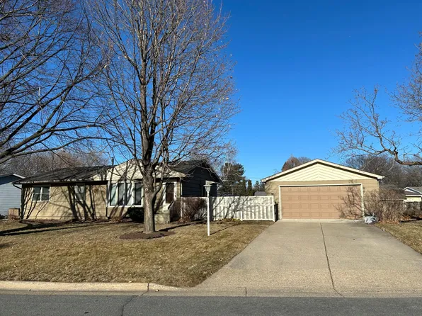 2087 Opal Dr, Eagan, MN 55122