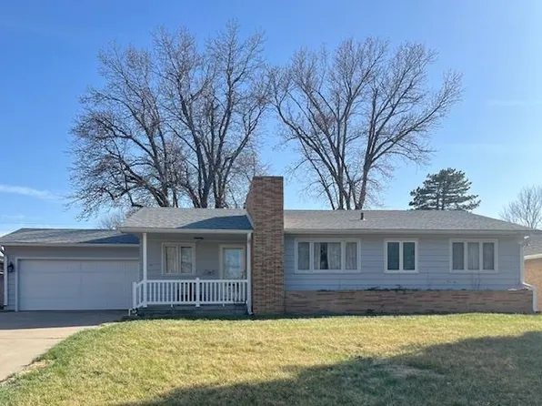 909 W 6th St, Larned, KS 67550
