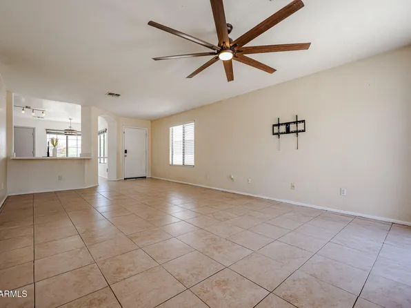 1098 E NARDINI Street, San Tan Valley, AZ 85140