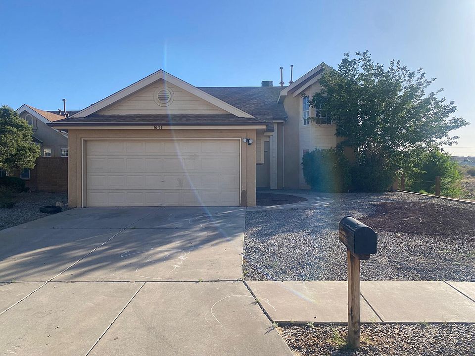 1st image of 1031 Avenida Las Vistas NW