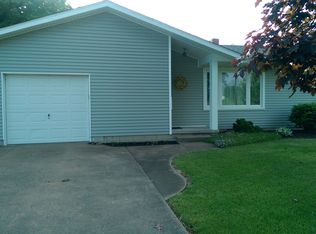 878 Flat Rock Rd, Bellevue, OH 44811