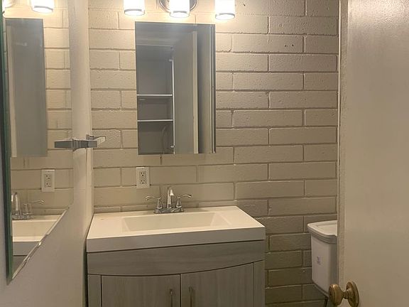 4th image of 419 15th Ave S #2