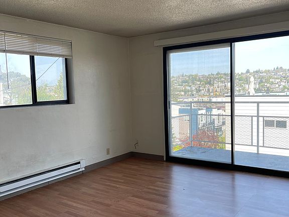 3rd image of 2357 W Plymouth St APT 12