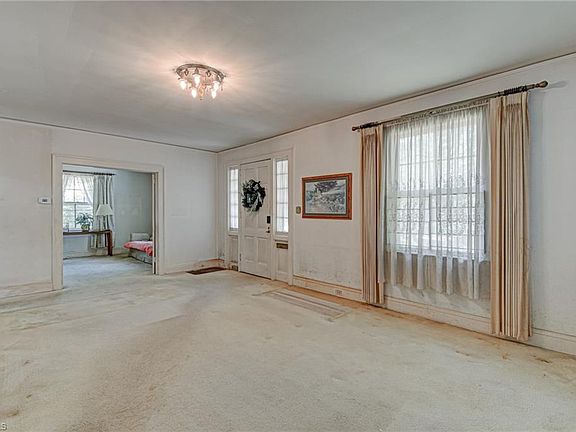 5th image of 1518 Cloverdale Ave