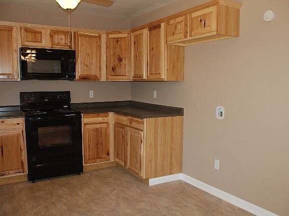 2nd image of 1704 Sharon Dr NE