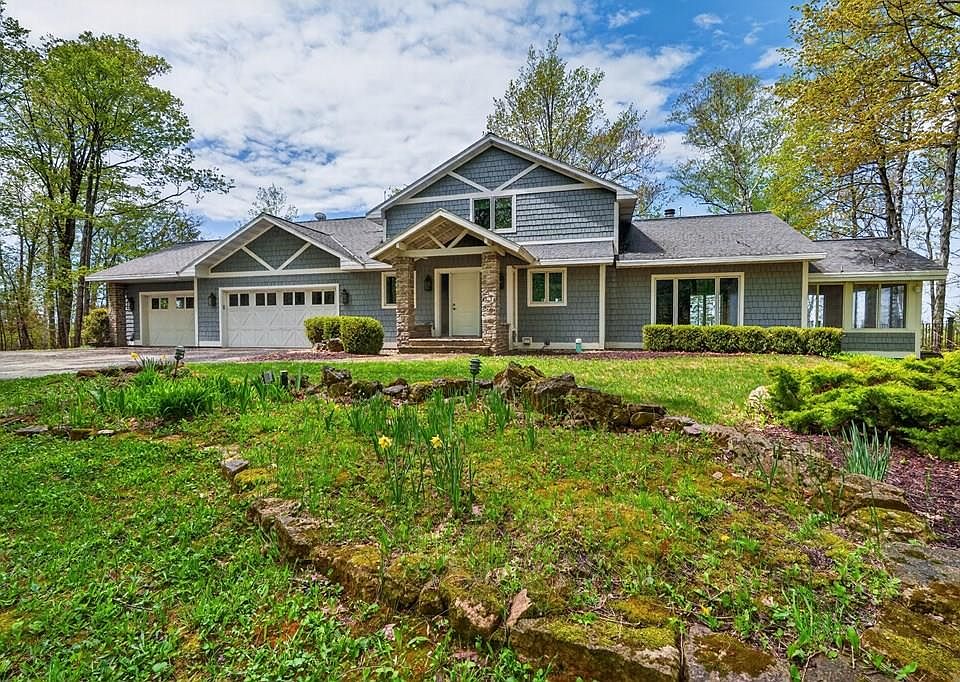 1st image of 8125 Chateau Dr