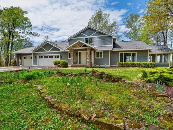 8125 Chateau Dr, Egg Harbor, WI 54209