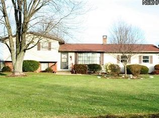 10930 Sharon Dr, Apple Creek, OH 44606