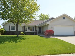 1331 E Elm Rd, Oak Creek, WI 53154