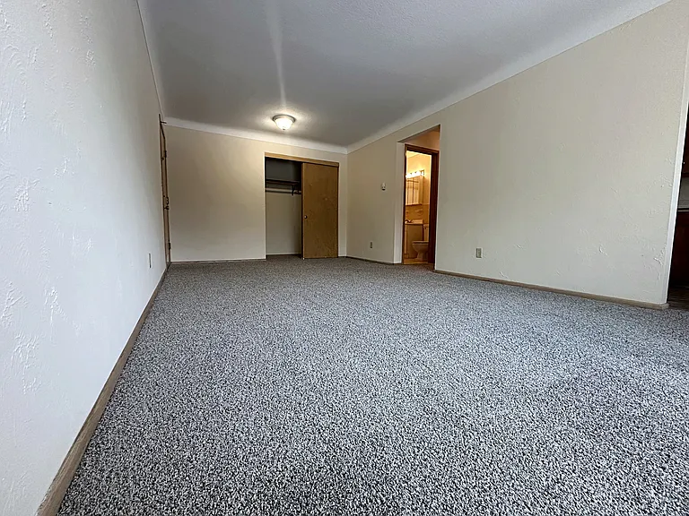 Lexlawn Apartments — Photo 22