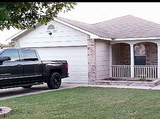 207 Saint Marys Dr, Hutto, TX 78634