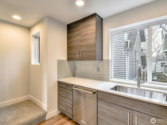 5th image of 1919 24th Avenue S #D