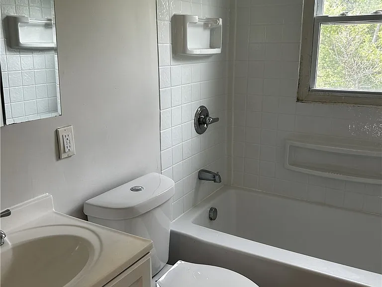680 Taunton Pl #680 — Photo 7
