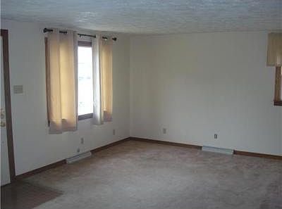 2nd image of 211 W 16th St