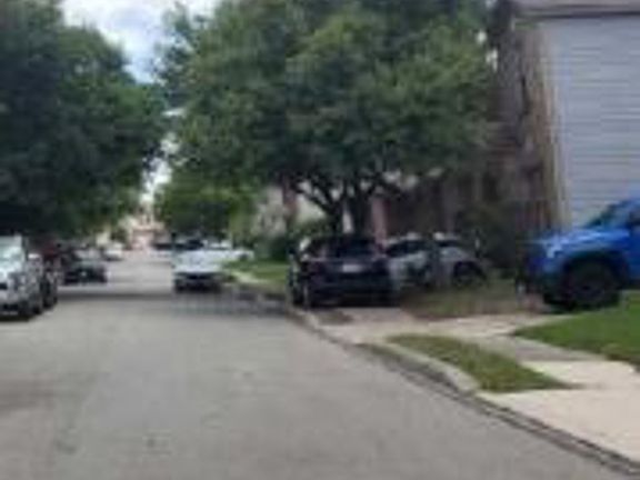 Exterior Neighborhood (street photo)