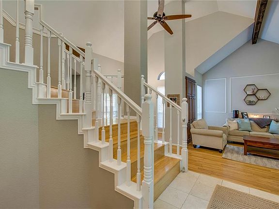 5th image of 1709 Endicott Dr