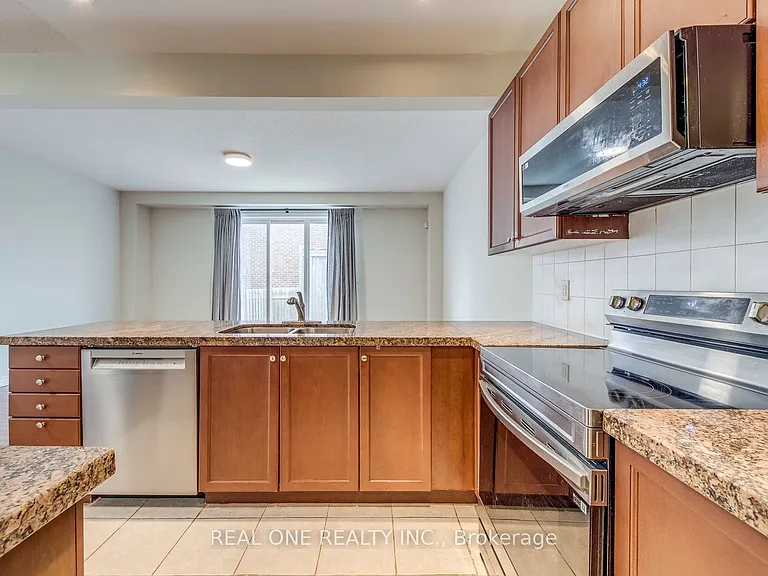 2319 Stone Glen Cres — Photo 10