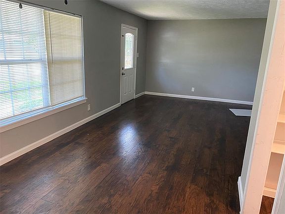 3rd image of 5454 N Crooked Creek Dr