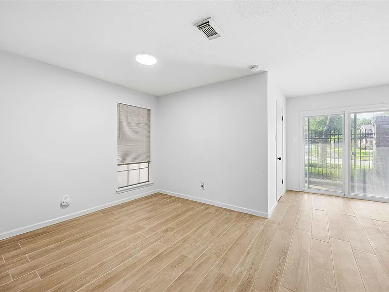 16202 Mill Point Dr — Photo 23