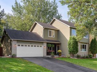 19031 Broadmoore Dr, Eden Prairie, MN 55346