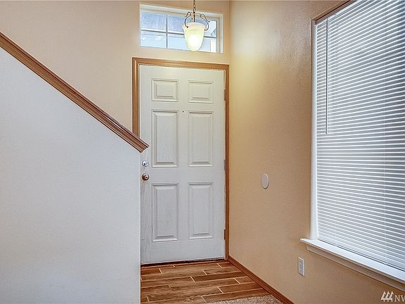 4th image of 16107 Camden Dr E