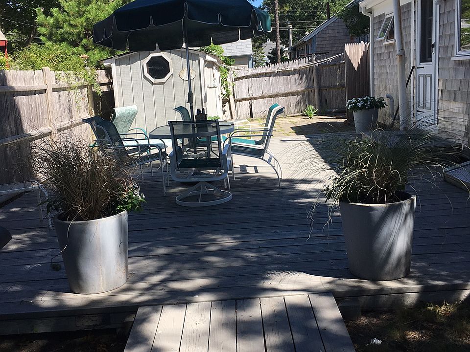 2nd image of 35 Gardiner Ln