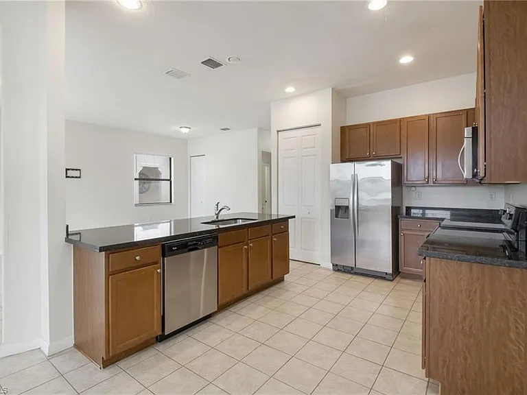 5265 Beckton Rd — Photo 9