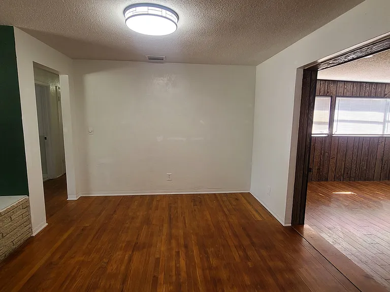 2222 Harvard Rd — Photo 10