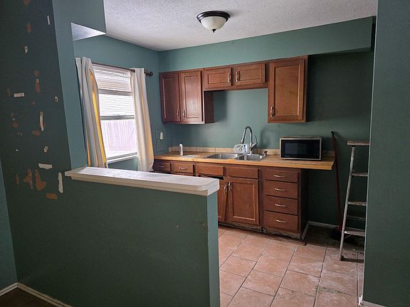 4th image of 128 N Guyer St