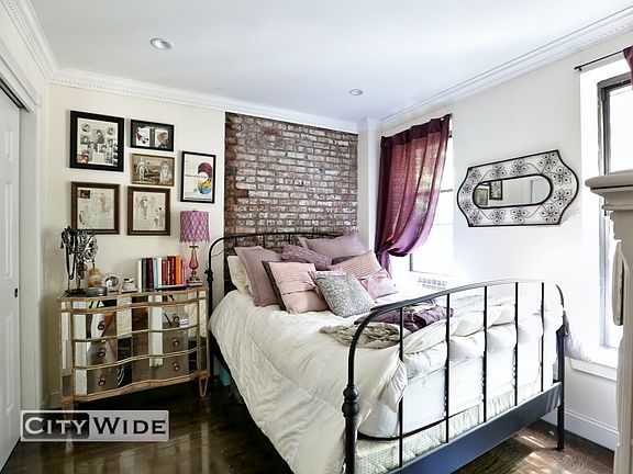 4th image of 216 E 95th St APT 3W