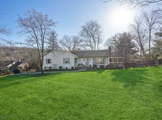 20 Pheasant Hill Dr, Far Hills, NJ 07931